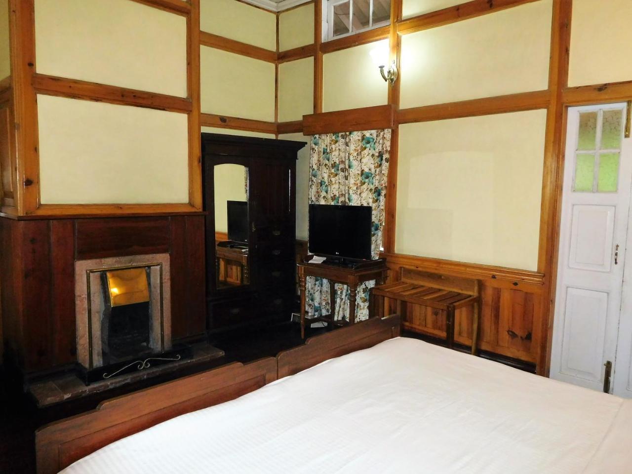 The Heritage Club - Tripura Castle Hotel And Spa Шиллонг Экстерьер фото